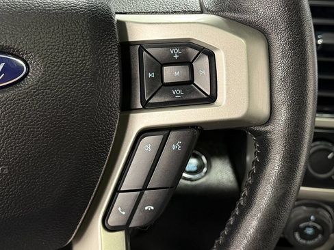 Used 2020 Ford F150 Lariat w/ Equipment Group 502A Luxury AWD/4WD image 17