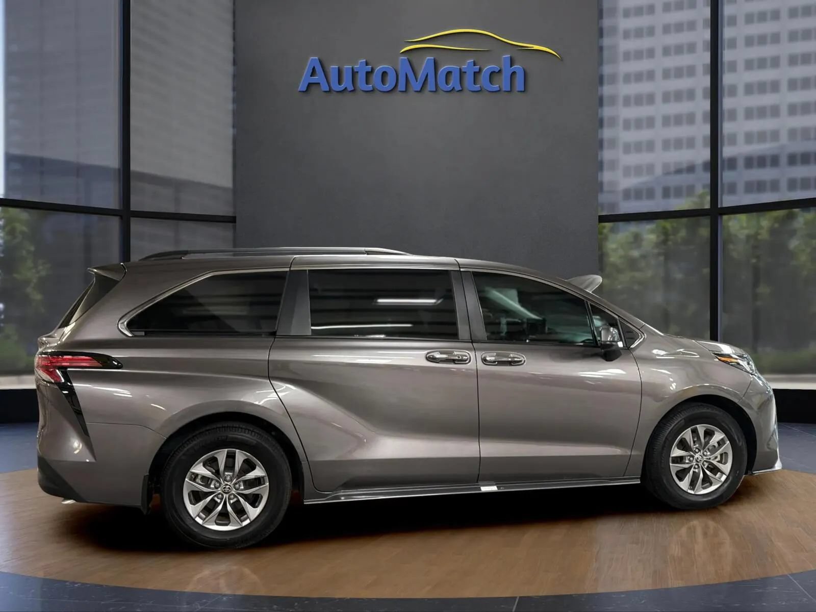 Used 2022 Toyota Sienna XLE FWD image 11