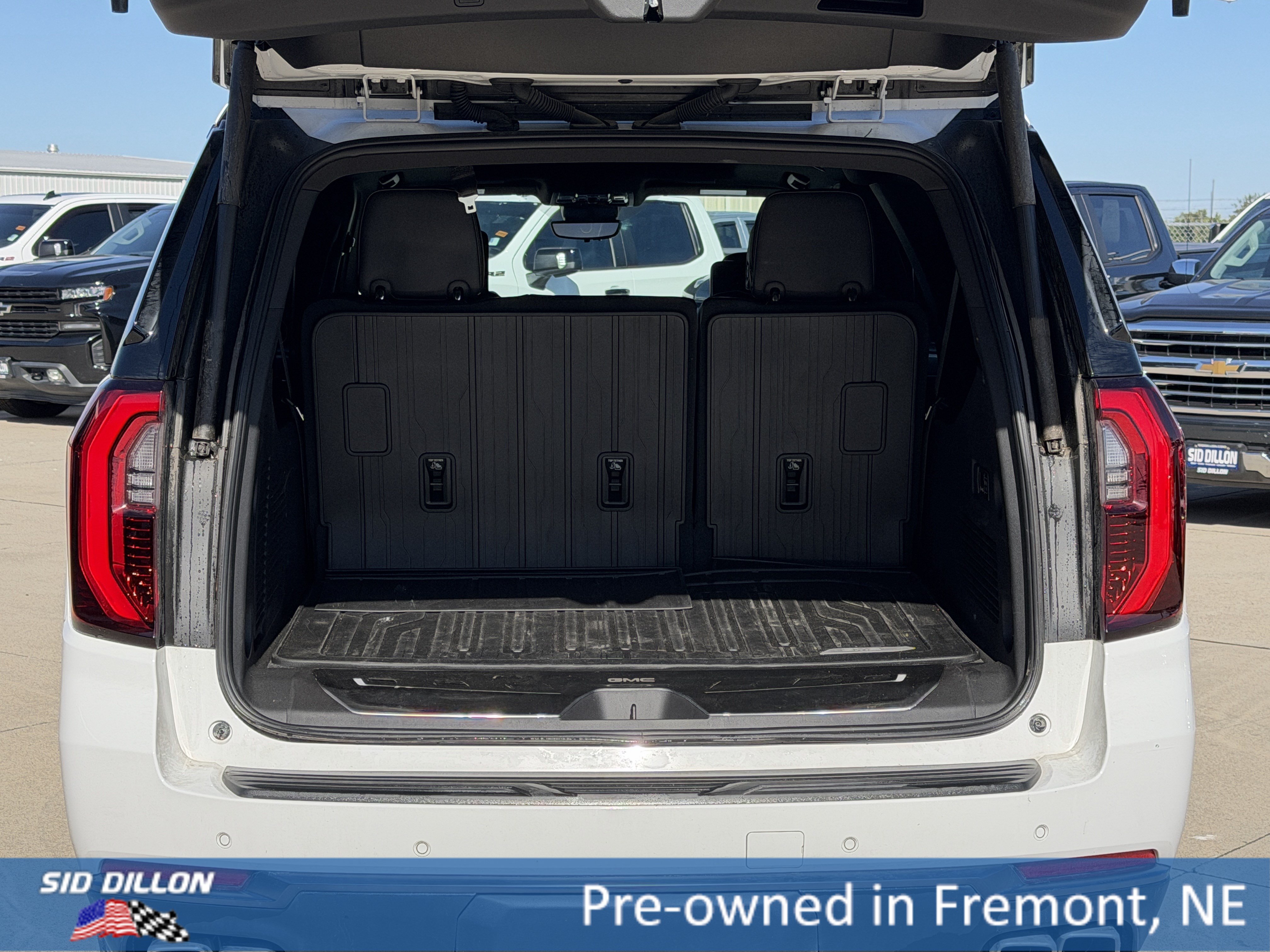 Certified 2026 GMC Yukon XL AT4 Ultimate AWD/4WD image 5