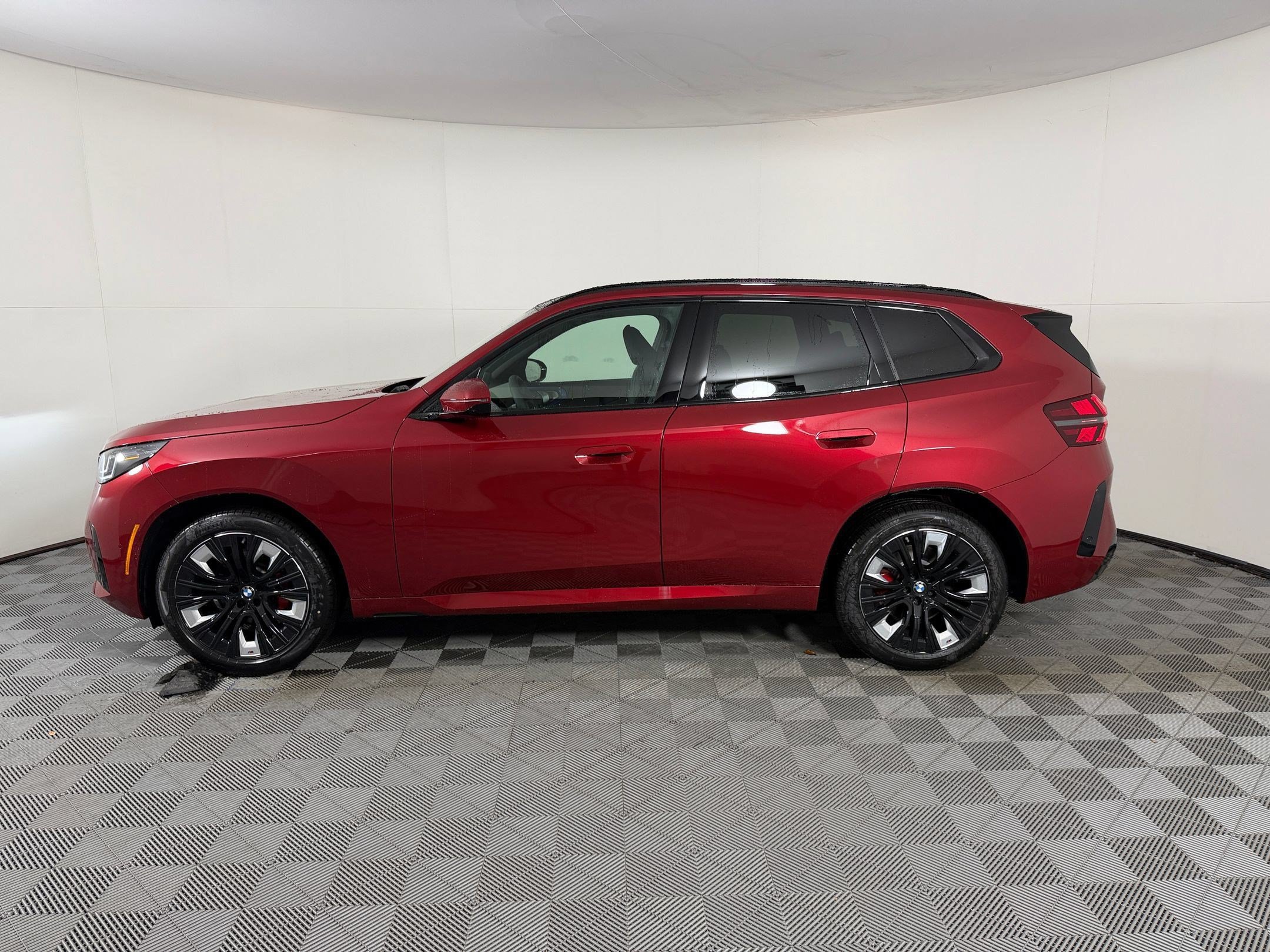 Used 2026 BMW X3 xDrive30i w/ Premium Package AWD/4WD image 2