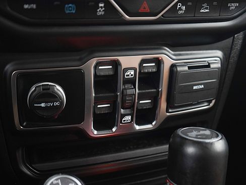 Used 2021 Jeep Wrangler Unlimited Sahara w/ Advanced Safety Group AWD/4WD image 22