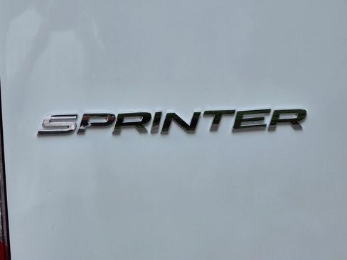 Used 2025 Mercedes-Benz Sprinter 2500 image 37
