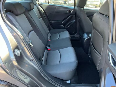 Used 2018 MAZDA MAZDA3 Sport image 24