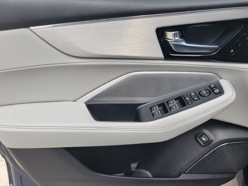 Used 2025 Acura MDX w/ Technology Package FWD image 20