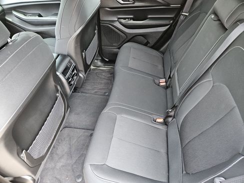 Used 2025 Jeep Grand Cherokee Laredo X w/ Luxury Tech Group I image 30