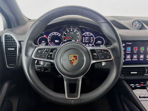 Certified 2023 Porsche Cayenne w/ Premium Package AWD/4WD image 12