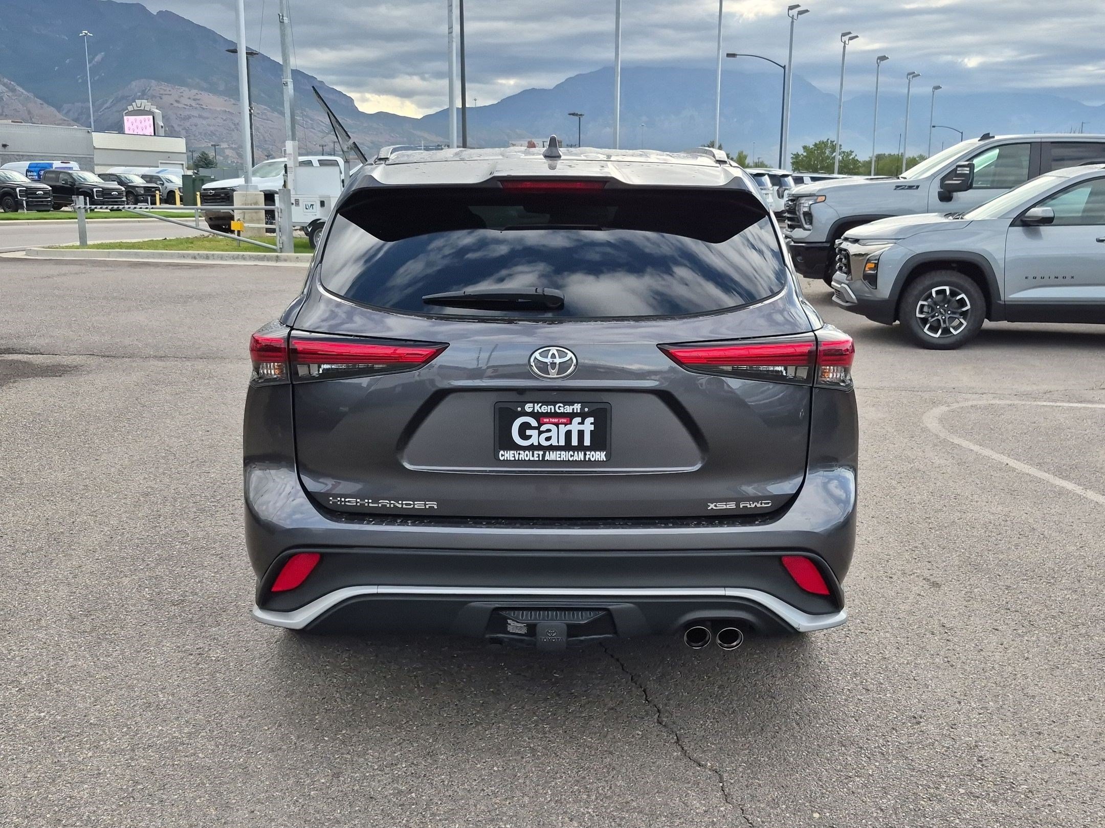 Used 2021 Toyota Highlander XSE AWD/4WD image 4