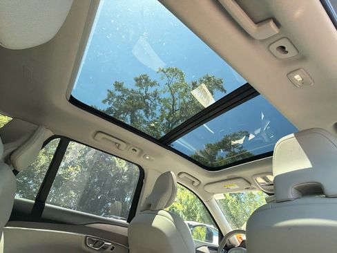 Certified 2025 Volvo XC90 B5 Plus w/ Protection Package Premier AWD/4WD image 24
