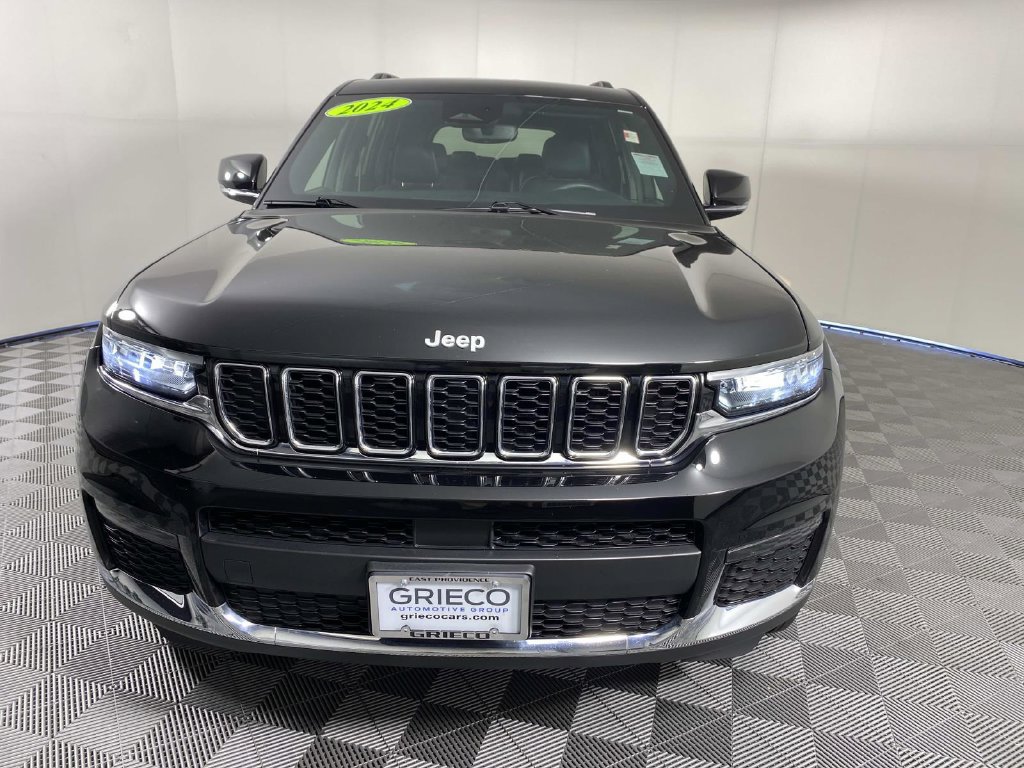 Used 2024 Jeep Grand Cherokee L Limited AWD/4WD image 3