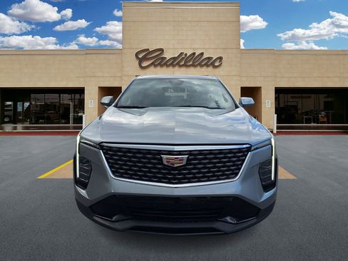 Used 2024 Cadillac XT4 Premium Luxury image 8