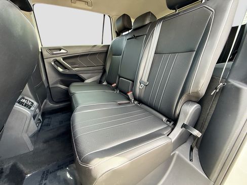 Used 2024 Volkswagen Tiguan SE FWD image 22