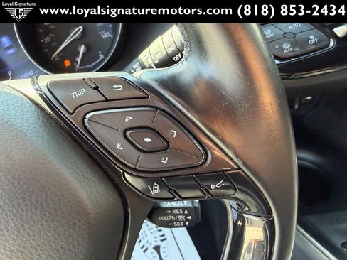 Used 2018 Toyota C-HR XLE FWD image 27