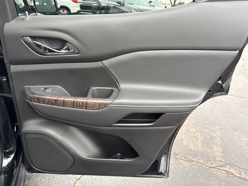 Certified 2023 GMC Acadia Denali image 35