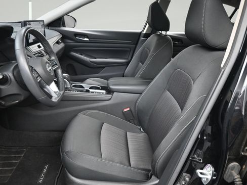 Certified 2024 Nissan Altima 2.5 SV w/ SV Premium Package AWD/4WD image 9