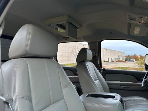 Used 2009 Chevrolet Silverado 3500 LTZ w/ Suspension Package, Off-Road image 17