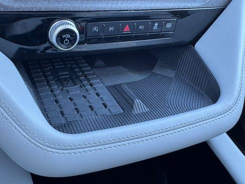 Used 2025 Ford Explorer Platinum w/ Ultimate Package image 20