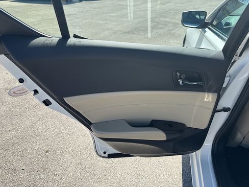 Used 2017 Acura ILX w/ Premium Package image 25