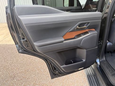 Used 2025 Lexus GX 550 w/ Cold Area Package AWD/4WD image 35