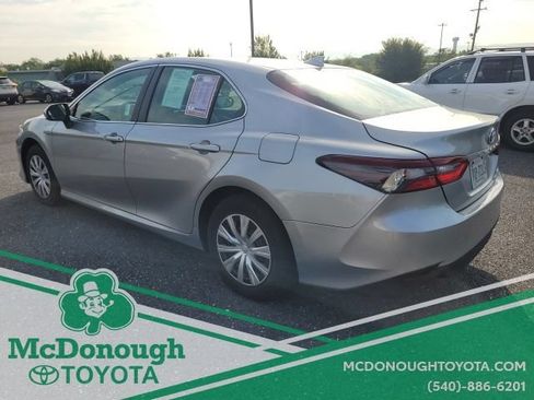 Used 2022 Toyota Camry LE FWD image 7