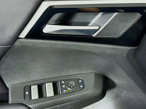 Used 2023 Mitsubishi Outlander SE image 24