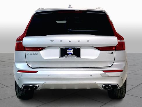 Used 2019 Volvo XC60 T6 Momentum w/ Premium Package image 4