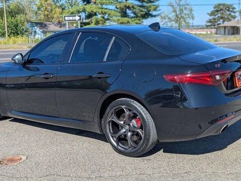 Used 2018 Alfa Romeo Giulia Ti w/ Nero Edizione image 6