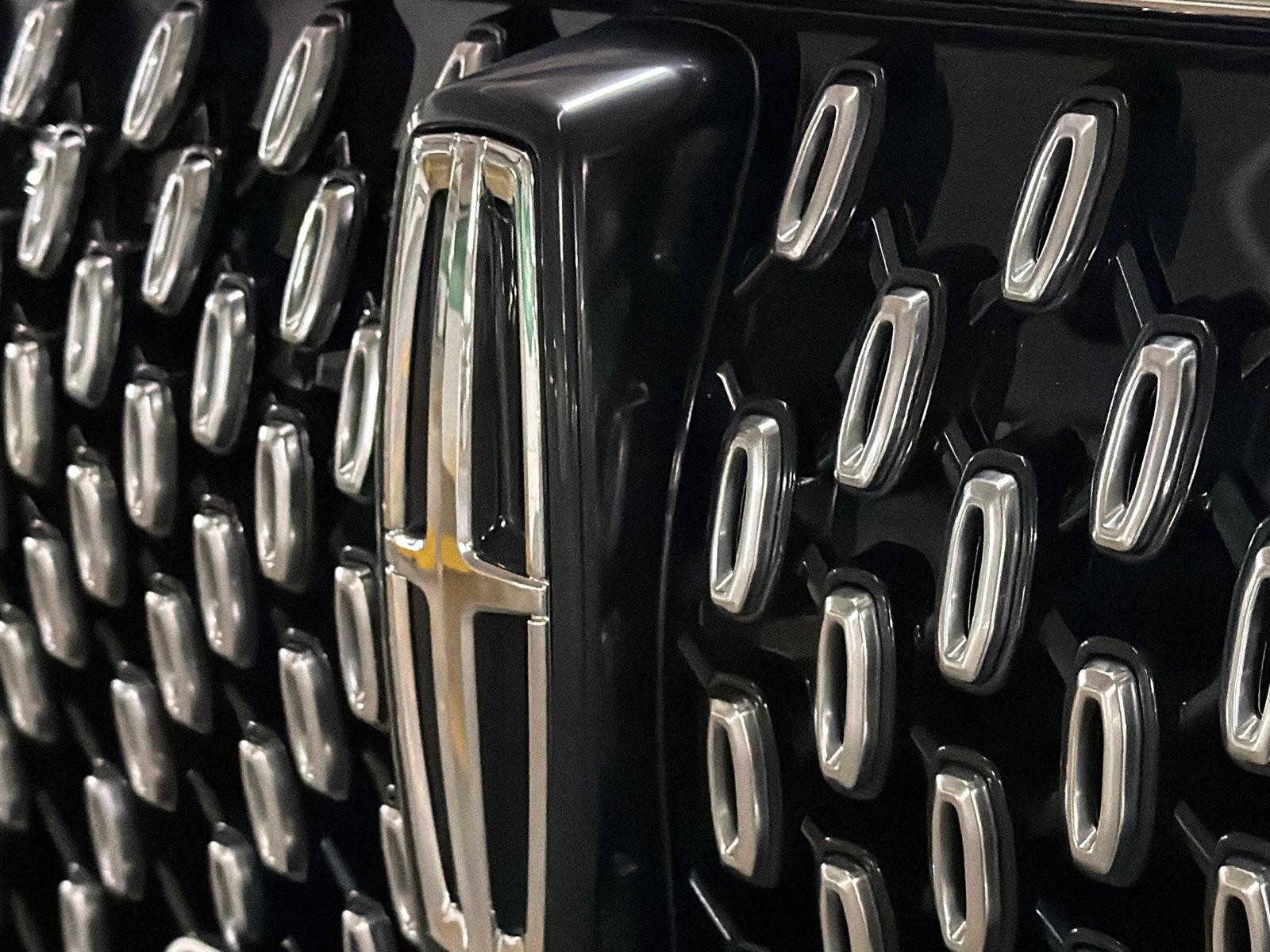 New 2027 Lincoln Aviator AWD image 15