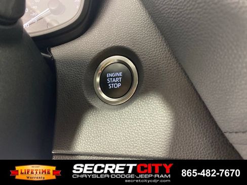 Used 2025 Toyota Corolla SE FWD image 16