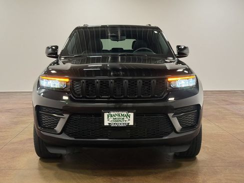 Used 2024 Jeep Grand Cherokee Altitude AWD/4WD image 29