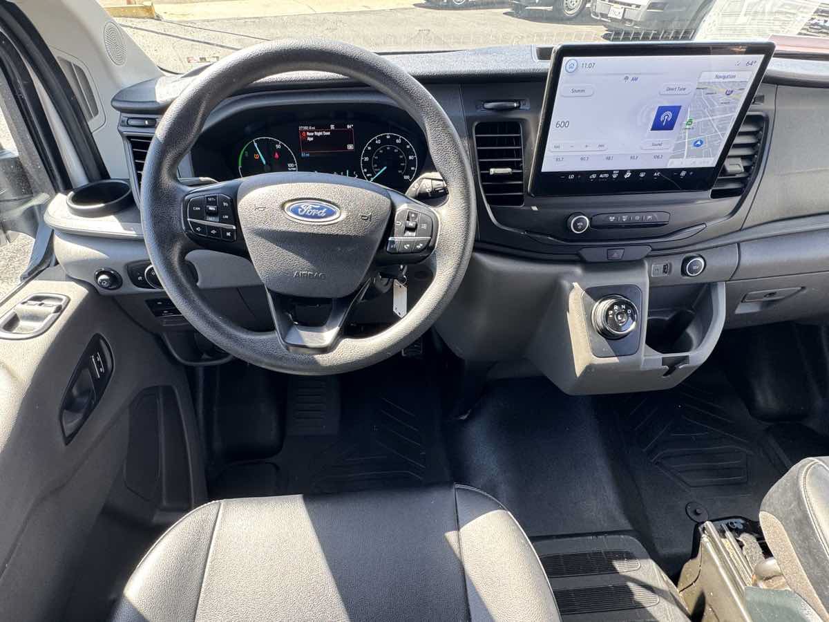 Used 2022 Ford E-Transit Low Roof RWD image 21