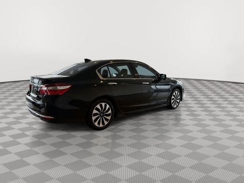 Used 2017 Honda Accord Touring image 11