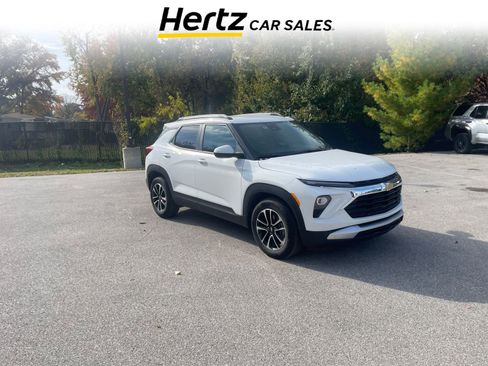 Used 2025 Chevrolet TrailBlazer LT image 1