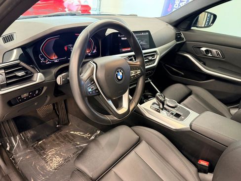 Used 2019 BMW 330i Sedan w/ Driving Assistance Package RWD image 17