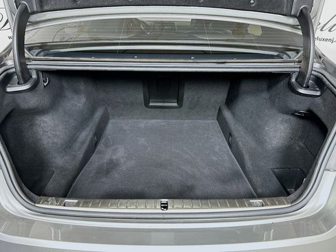 Used 2020 BMW 750i xDrive w/ Executive Package image 25