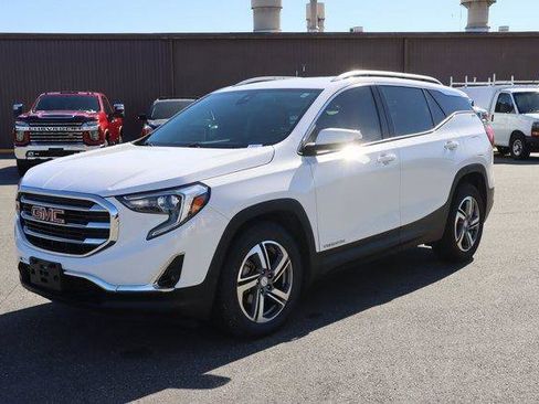 Used 2021 GMC Terrain SLT image 3