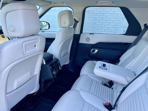 Certified 2024 Land Rover Discovery S image 30