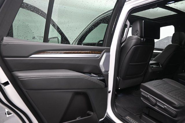 Used 2025 Cadillac Escalade Sport Platinum AWD/4WD image 9