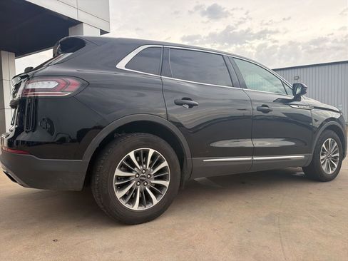 Used 2023 Lincoln Nautilus Reserve image 3