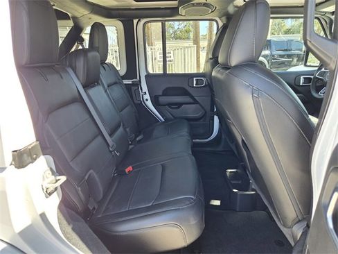Certified 2022 Jeep Wrangler Unlimited Sahara image 17