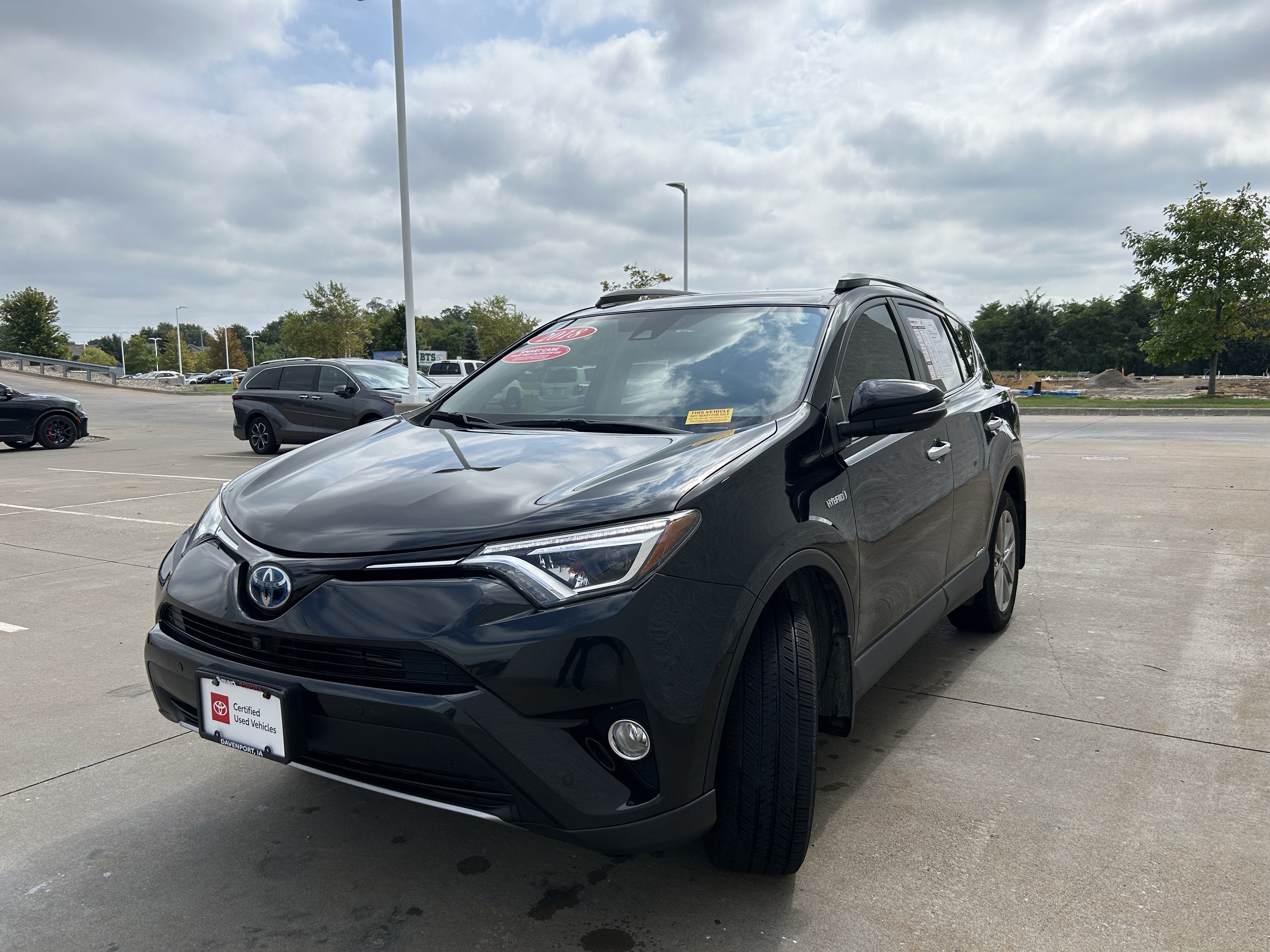 Used 2018 Toyota RAV4 Limited w/ Advanced Technology Package AWD/4WD image 2