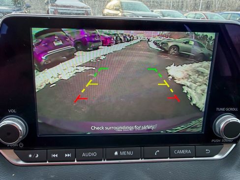 Certified 2025 Nissan Sentra SV image 9