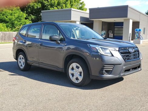 Used 2022 Subaru Forester AWD/4WD image 3