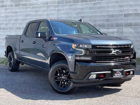 Used 2021 Chevrolet Silverado 1500 LT Trail Boss w/ Convenience Package II AWD/4WD image 2