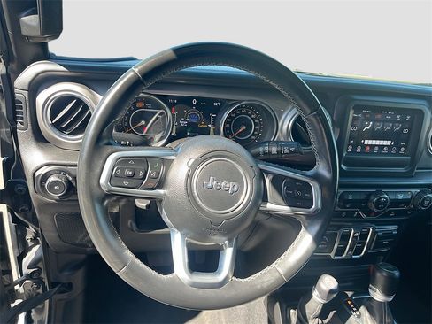 Used 2021 Jeep Wrangler Unlimited Sahara image 11