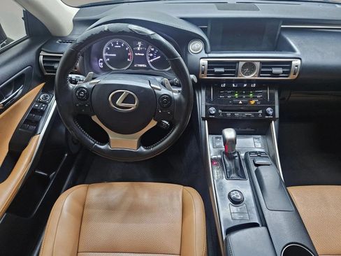 Used 2014 Lexus IS 250 w/ Navigation Package RWD image 11