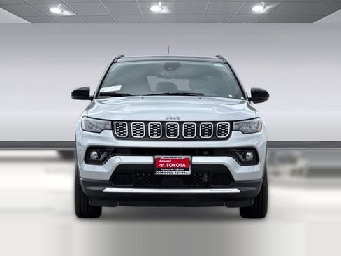 Used 2025 Jeep Compass Limited AWD/4WD image 5