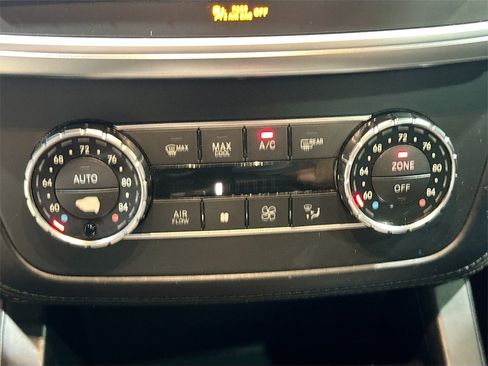 Used 2012 Mercedes-Benz ML 63 AMG 4MATIC image 17