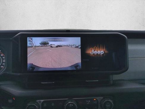 Used 2024 Jeep Gladiator Sport image 12