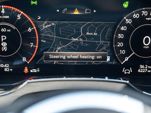 Used 2024 Bentley Bentayga Extended Wheelbase AWD/4WD image 14