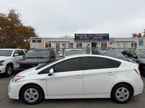 Used 2010 Toyota Prius Three image 9